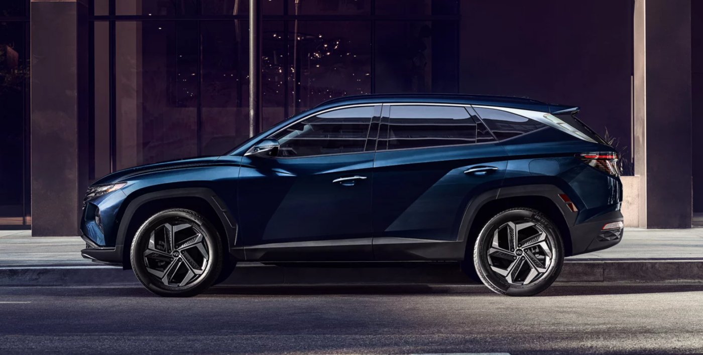 Xe xăng lai điện, hay còn gọi là xe hybrid, là loại phương tiện kết hợp giữa động cơ xăng và mô-tơ điện để vận hành Xe xăng lai điện, hay còn gọi là xe hybrid, là loại phương tiện kết hợp giữa động cơ xăng và mô-tơ điện để vận hành