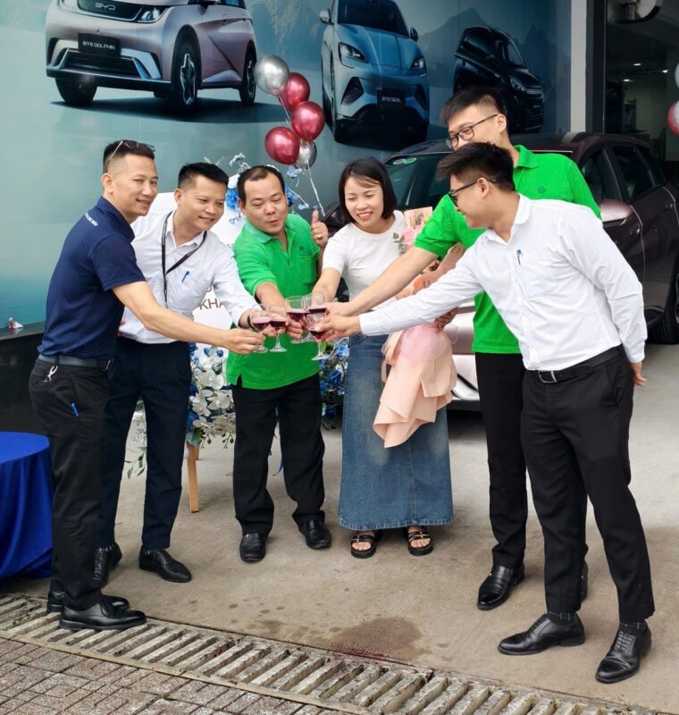Showroom BYD Long Biên – Lái thử thực tế, tư vấn tận tâm, đặt cọc nhanh gọn 5 BYD Long Biên cam kết chính sách bảo hành chính hãng cho các dòng xe theo đúng tiêu chuẩn BYD toàn cầu