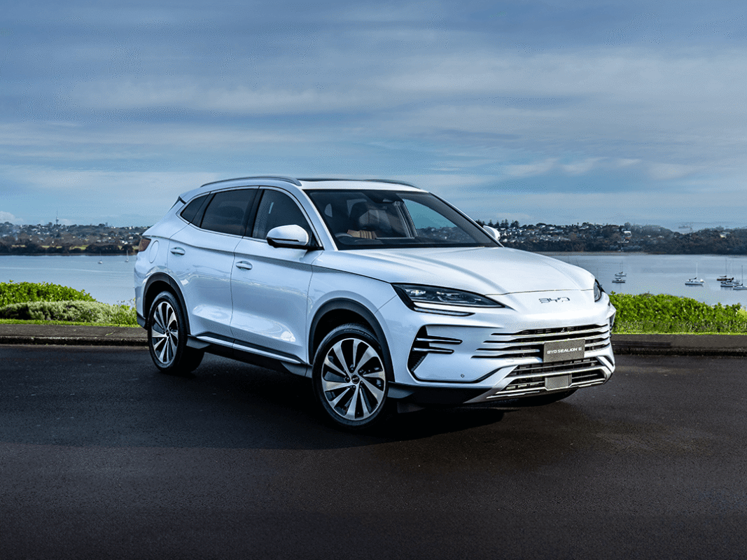 Bảng giá BYD Sealion6 tại showroom BYD Long Biên – Có nên đặt cọc ngay hôm nay? 2 BYD Sealion6 – SUV lai điện đột phá trong phân khúc tầm trung
