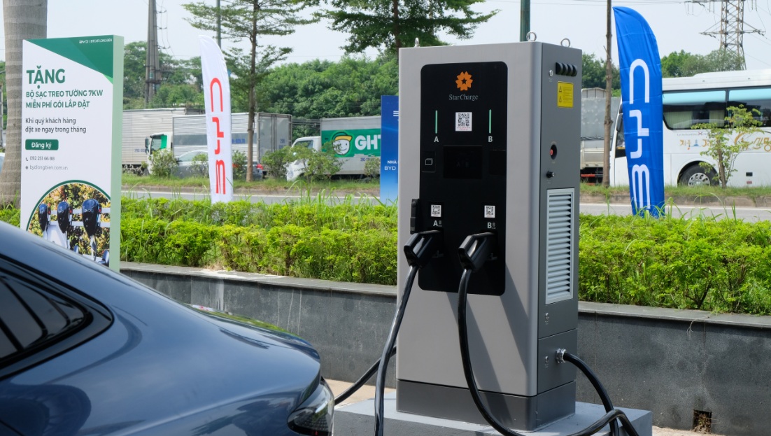 Khách hàng sẽ được sạc miễn phí tại đại lý khi mua xe điện BYD.